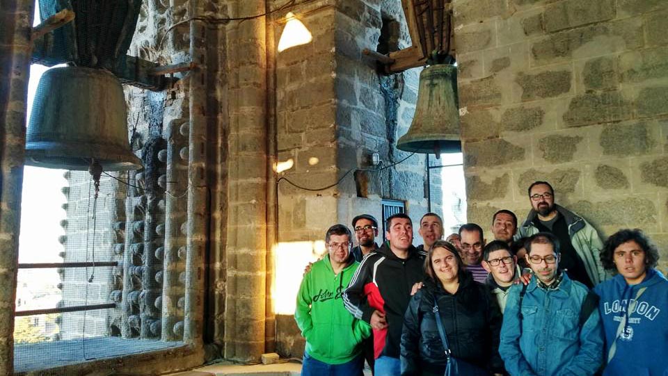 Los usuarios del Vivero Laldea visitaron la Catedral de Ávila y la casa del campanero