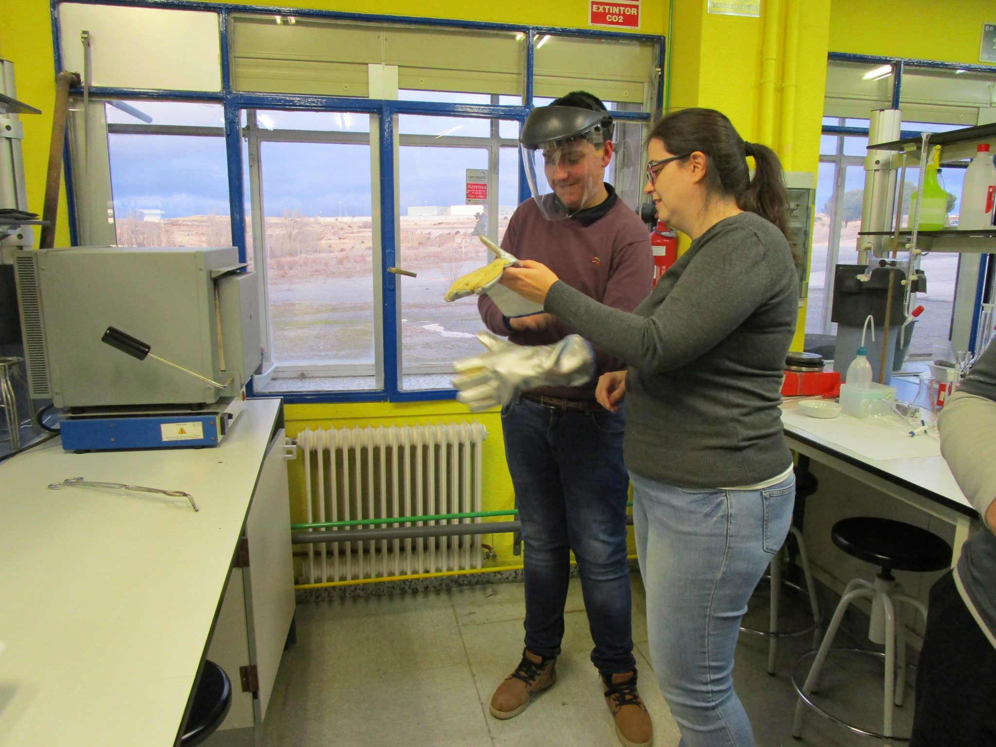 LOS ALUMNOS DE FORMACIÓN PROFESIONAL BÁSICA VISITARON LOS LABORATORIOS DE LA UCAV