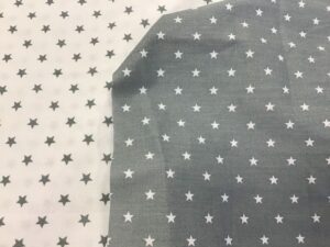 Estrellas gris y blanco