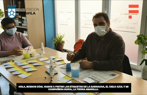 Os mostramos un vídeo sobre la elaboración de etiquetas de la Siete navas Garnacha Ávila